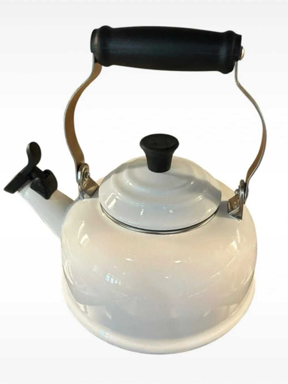 Le Creuset Classic Tea Kettle White Enamel on Steel 1.7 Qt Whistling Teapot